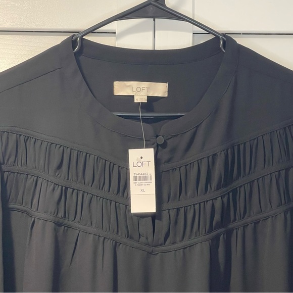 LOFT Black Pleated Long Sleeve Blouse Ruffle Cuffs Women’s XL NWT - Picture 4 of 15